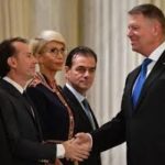 Alegeri interne în PNL și USR-PLUS. Klaus Iohannis păpușar sau păpușat?